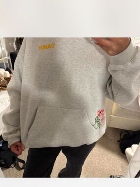 Dandy Worldwide Gray Floral Embroidered Hoodie Sweatshirt size M